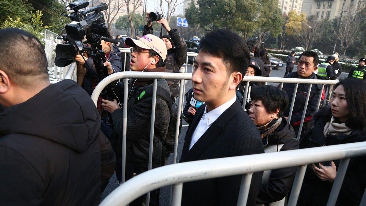 微微笑了|林生斌4年前对小贞说那句“吃得苦中苦，方为人上人”，意味深长