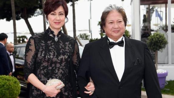 蓝盈莹|洪金宝36岁女儿至今未嫁，看到本人照片后，网友：这谁敢娶啊？