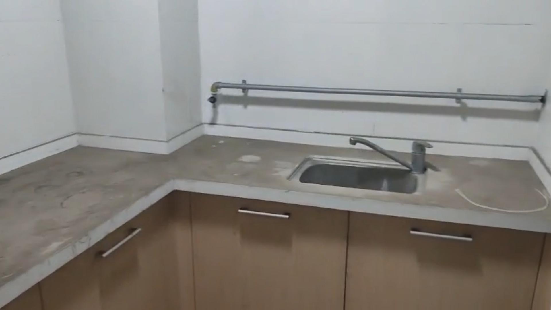 四年未使用的厨房，大扫除用扫地机真的不如用洗车机！又快又猛！