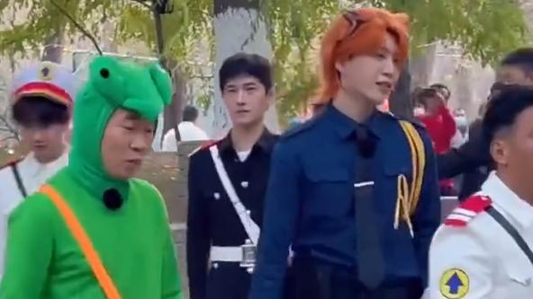 杨幂|《青春环游记3》官宣延播，吴彤被骂惨，网友：延期也要抄？