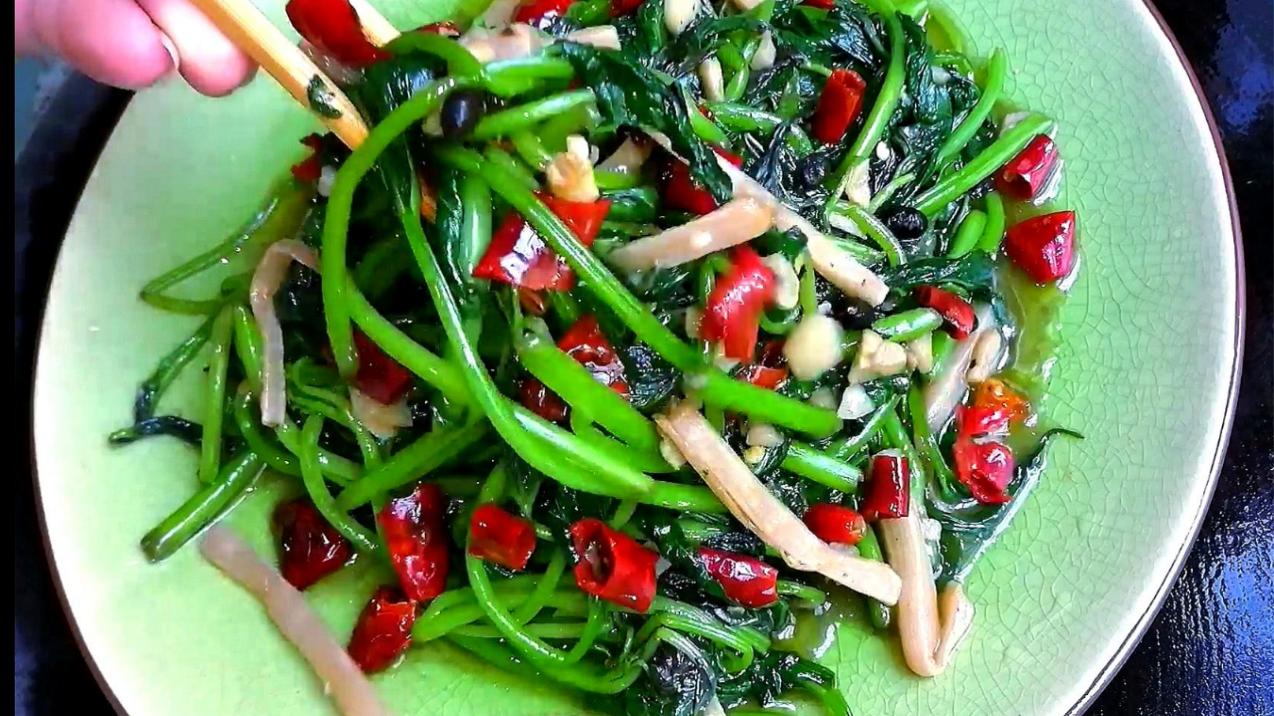 红薯|这蔬菜南方人用来喂猪，城里人抢着吃，爽口下饭，刮油清肠，夏天吃它特开胃