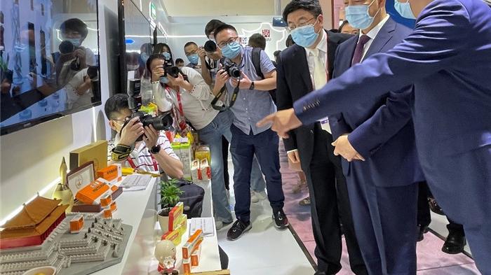 面霜|烟酰胺先放一边！我国有一老面霜，能保湿还能提亮肤色，你用过吗？