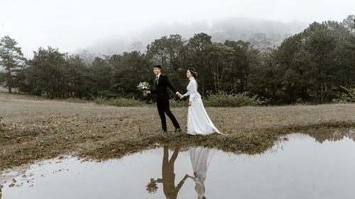 小鹿与驴|凌晨3点，女人带着夜宵去男闺蜜家，老公：离婚吧