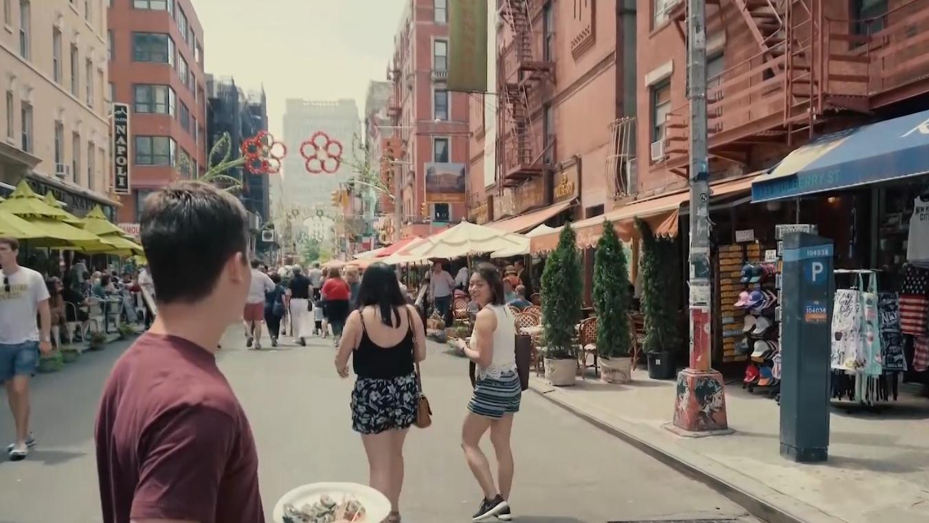 皮蛋|美国小伙买皮蛋在街头做测试，想证明中国食物难吃，结果直呼真香