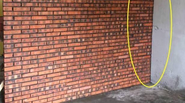 工人装修砌墙没有先开槽，业主看到气得让他走人，简直就是毁房！