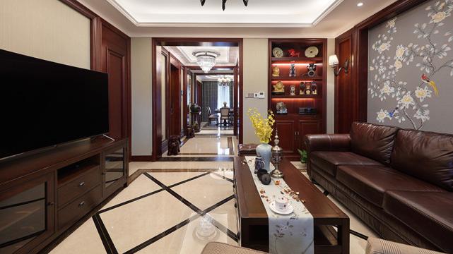 155平美式风三居室客厅望向餐厅整体红色调，让人感觉无比温馨