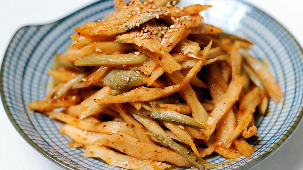 萝卜干|自制拌萝卜干，干净好吃又简单，5分钟就能端上桌