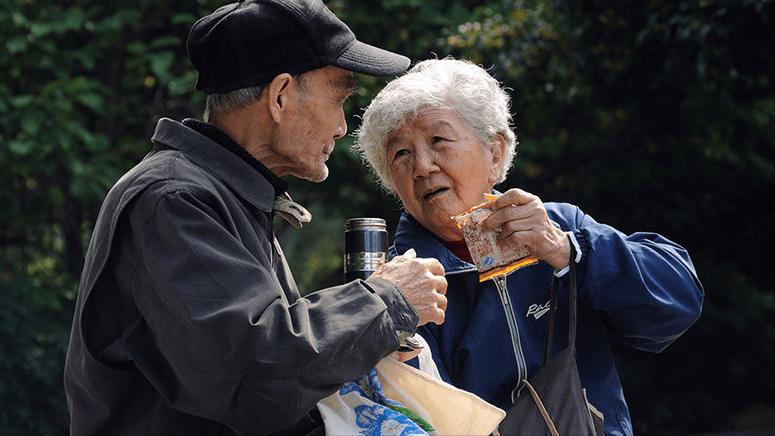 奶兔故事会|65岁大妈哭诉：就算被所有人反对，我也要结束这段40年的婚姻
