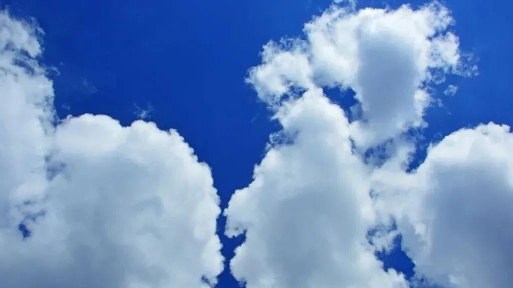 云朵 天上的一朵云重50万公斤？这么重的云彩为何能悬浮在空中不坠落？