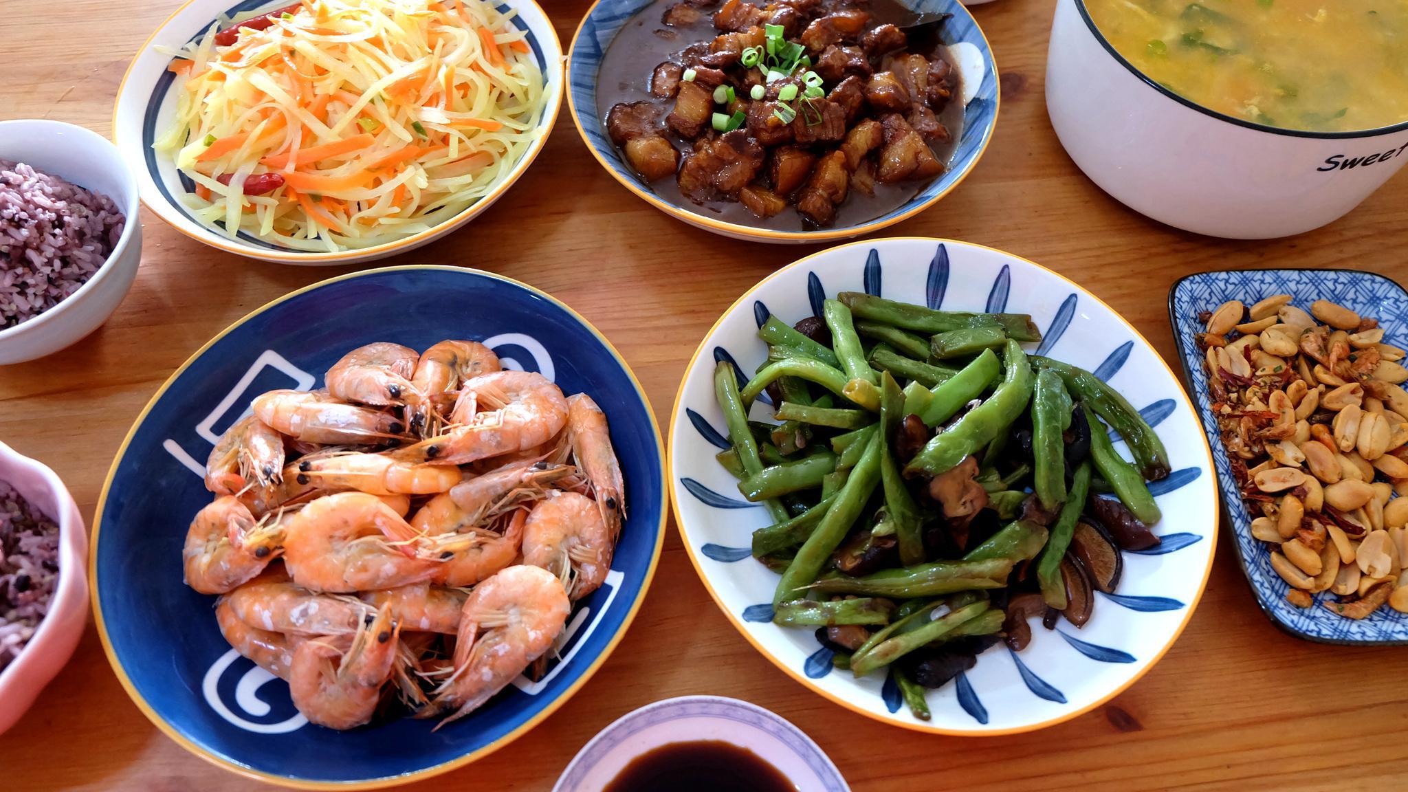 爆米花|东北农民“大丰收”，做4道“硬菜”犒劳自己，这伙食相当不错！