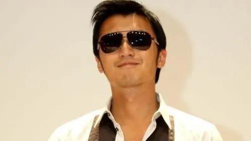 谢霆锋|1999年左右的谢霆锋火到什么程度？人气直逼“四大天王”