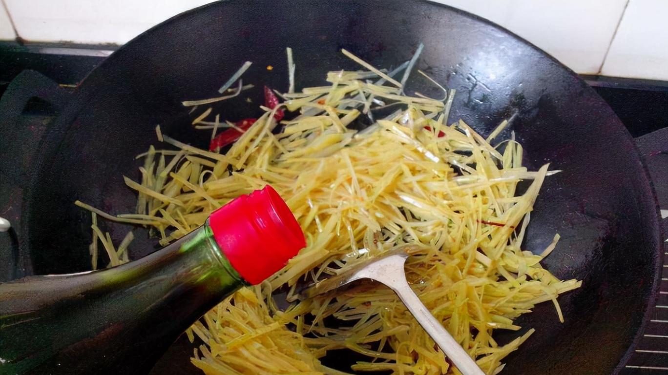 芝麻|分享酸辣土豆丝的窍门，掌握好2点，土豆丝酸辣脆爽，天天吃不腻