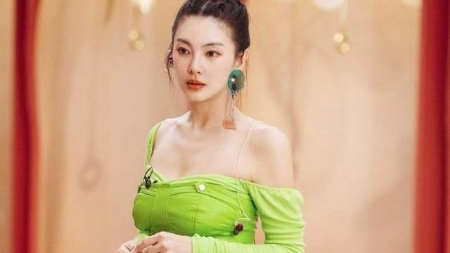 张雨绮|刚上完节目就分手？爱情来得太快，就像龙卷风！姐就是这么“疯”