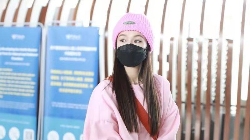 穿衣搭配 有气质的女人冬季都爱戴帽子，这5款最百搭，修饰脸型又显精致
