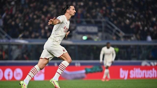 可乐姐姐的罙夜物语 伊布创三项纪录！米兰反超那不勒斯，已成两场焦点战最大获益者