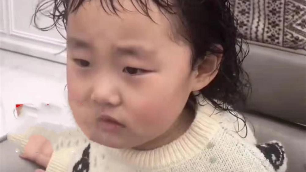 土豆|美发师给自己女儿烫头，烫完直接变“奶奶”，到底是没付钱的