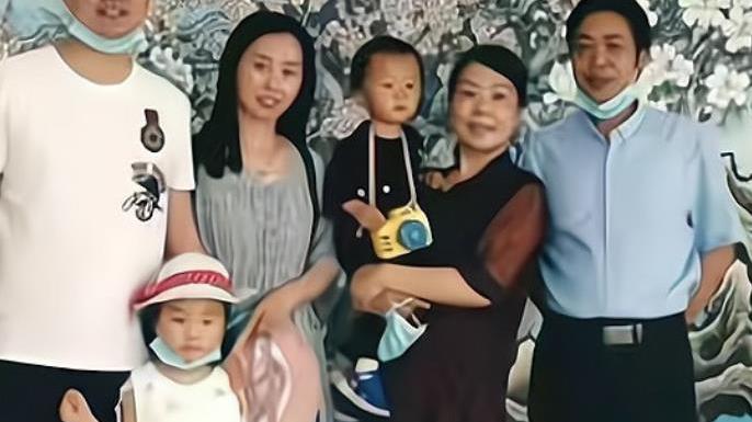 柠重呀 田静更新奇奇悦悦与小姨互动，疯狂玩闹幸福感爆棚，一家人超温馨
