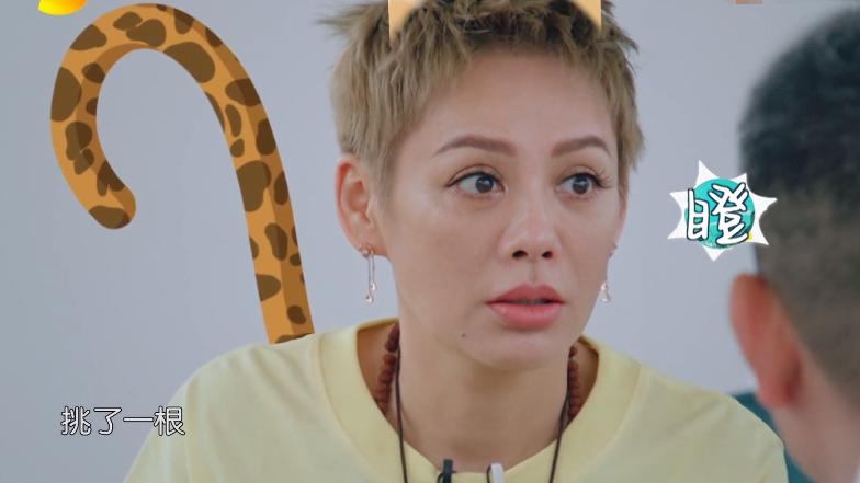 黄晓明|《中餐厅5》黄晓明为了减肥，只吃一根面条，宁静吐槽他太作！