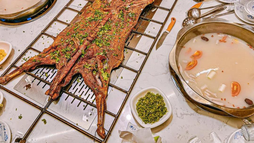 烤全羊|暖心烤全羊，手撕出的美味