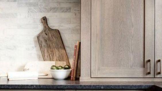 越来越多人厨房都不做悬空吊柜了，加长55公分到台面，收纳瞬间多1倍！