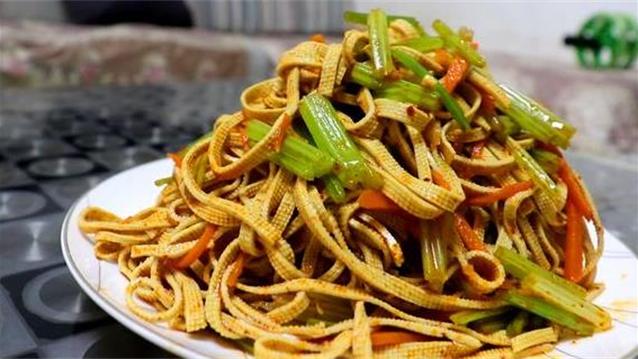 豆腐皮|难怪饭店的凉拌豆腐皮那么好吃，原来做法如此简单，看一遍就学会