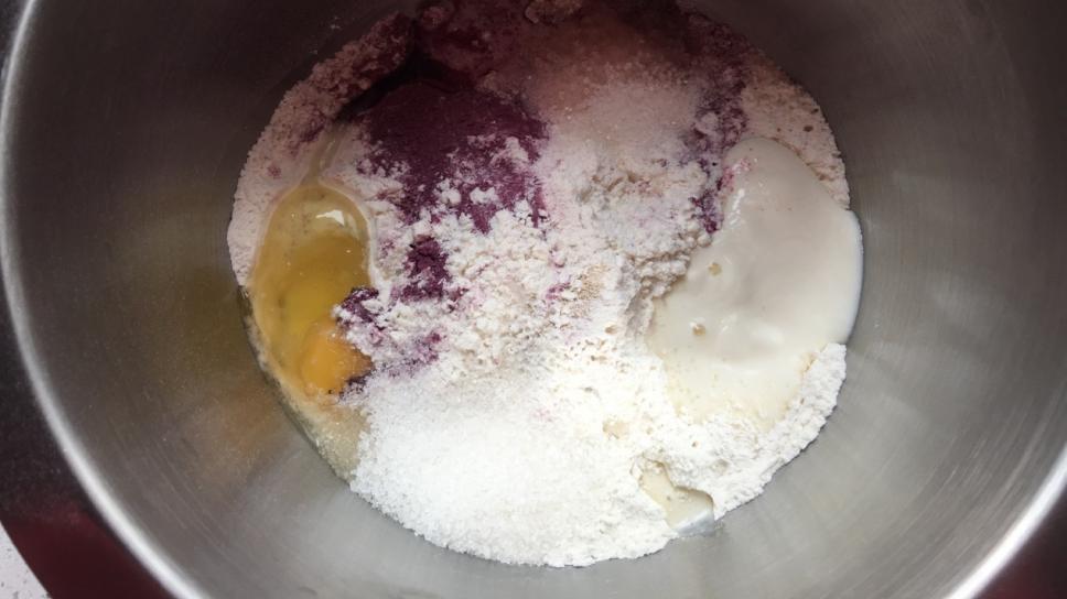 豆腐|新手容易上手的紫薯蓝莓吐司，1次发酵简单又省事，美味又松软