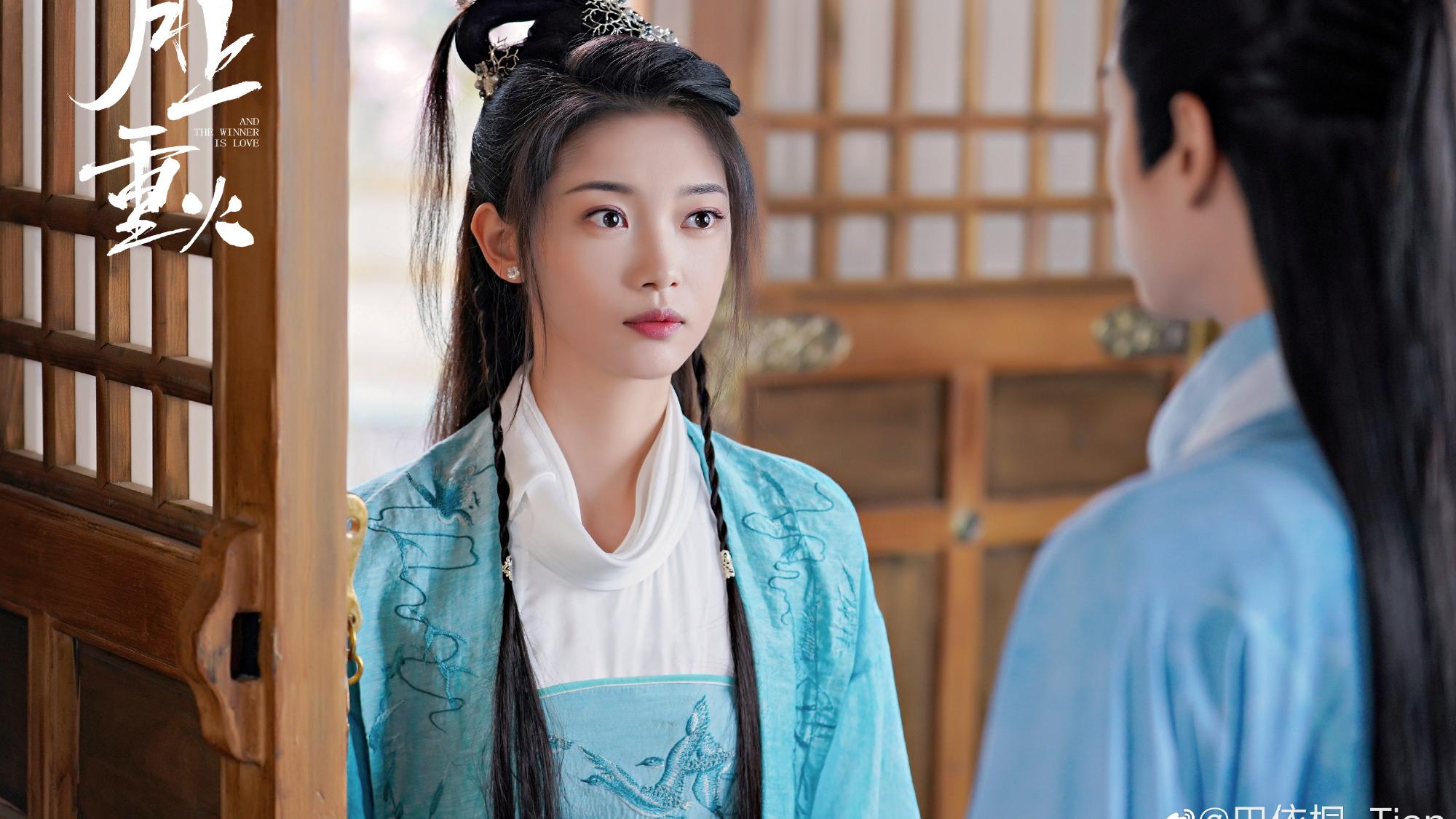 红楼梦|因《一年级》被唐嫣签下，4年拍了10部戏，她还是baby新剧女二