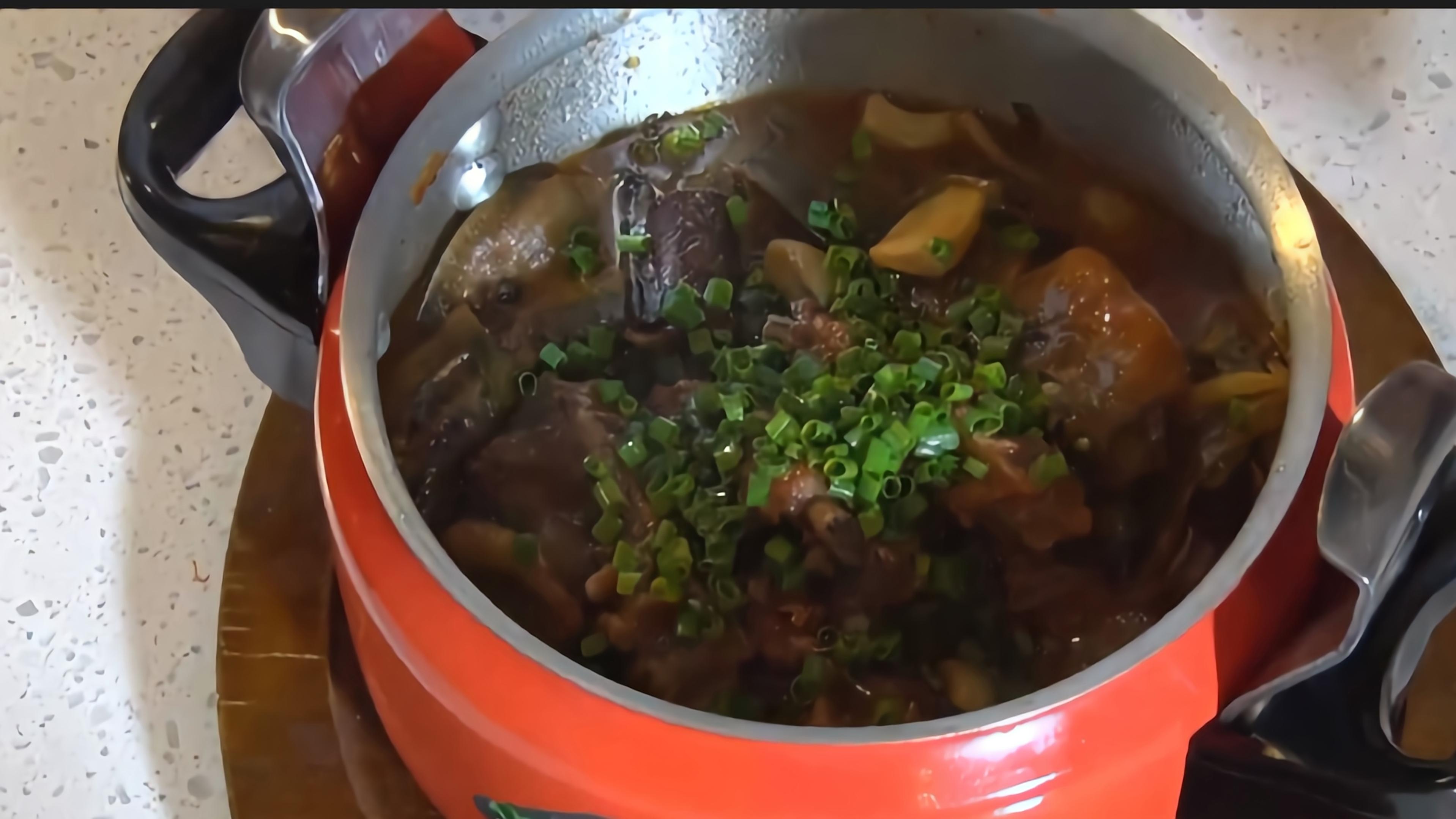 排骨|厨师长教你压锅鳅鱼排骨的做法，连锅带菜一起上桌，太香了