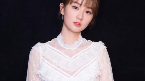 乔欣的“玉足”有多美？当她活动生图曝光后，像是被上帝吻过一般