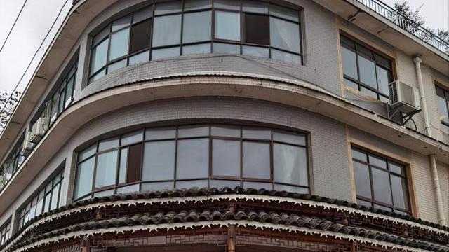 贵州|贵州的这家百年老店，藏在国道边，本地人经常吃，外地人找来吃