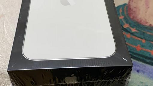 iphone13pro max|奇葩，网友买iPhone13Pro Max包装盒上居然有塑封膜！