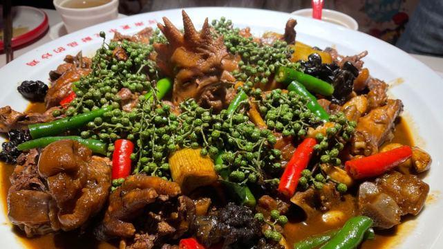 河南|“豫先生鲜炒黑凤鸡”实力走红！鲜鸡现炒才够味！吃货速速安排上！