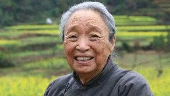 柏青|国家一级演员柏青：76岁时因病去世千人送别，孙子更是国人的骄傲