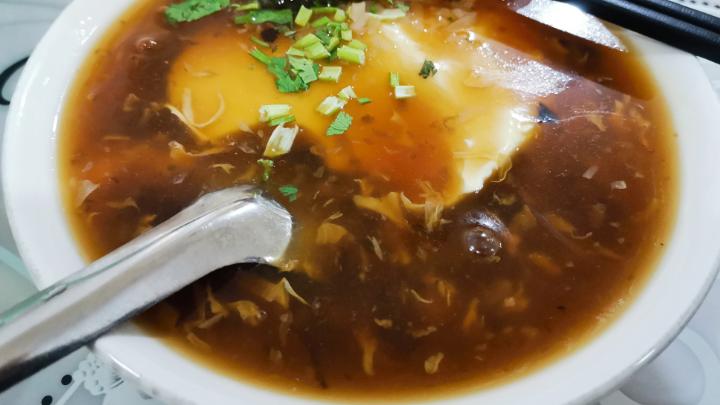 烧饼|山东小县城的传统早餐，2元一碗，里面加的一种料，外地人吃不惯