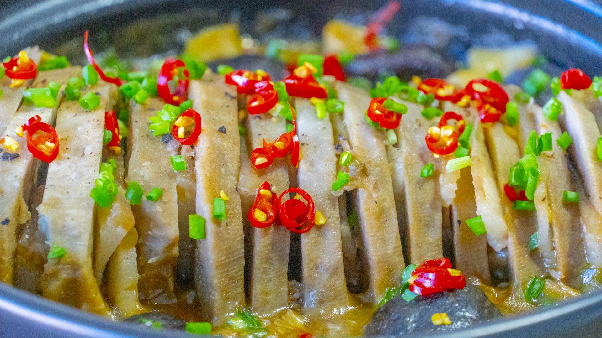 玉米面|芋头这做法绝了，软糯鲜香不油腻，热乎乎的超好吃，我家每周必做