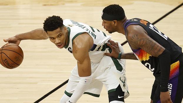 吴有情聊|0-2后字母哥还遭双重打击！冠军彻底走远了，这就是垫脚的代价吗