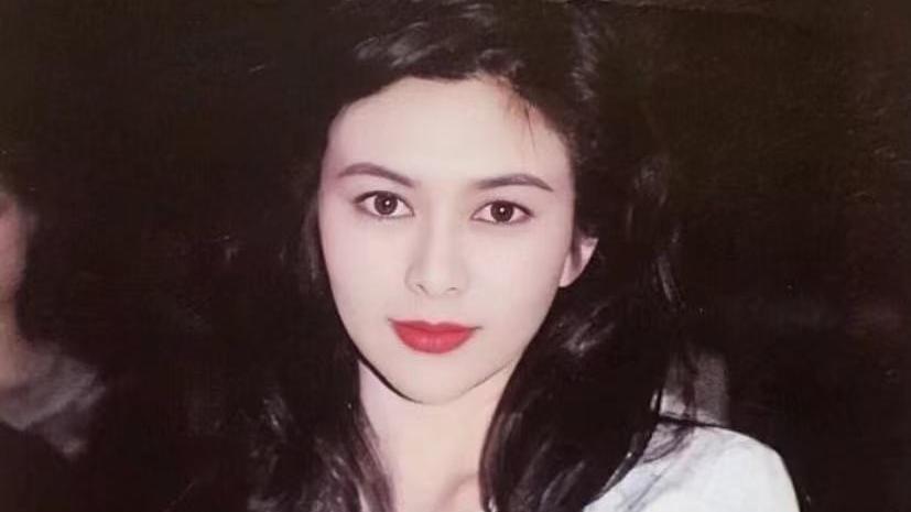 卷发|普通女生脸上有4个特点，请大胆走港风路线！很有复古美