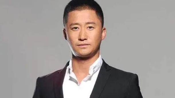 小天天看世界|一次，谢楠去产检，医生递给她一张危险通知书让她签字，谢楠顺势把通知书推