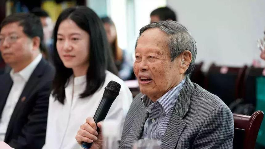 对撞机 98岁杨振宁甘愿被骂也要反对建粒子对撞机，3个理由让人心服口服