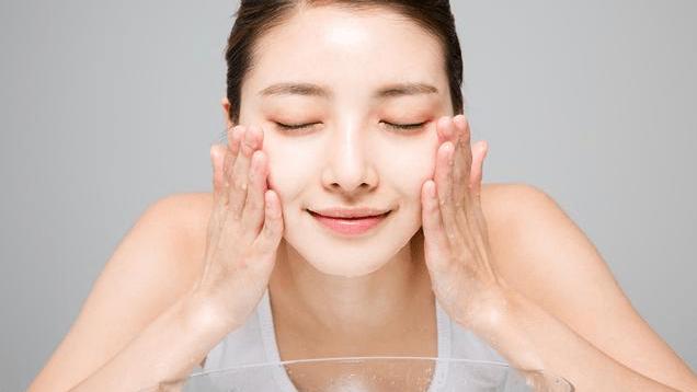 穿衣搭配|你真的会护肤吗？教你这样护肤，长期坚持皮肤变成“牛奶肌”