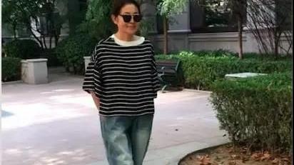t恤|倪萍现身机场，在贵的衣服穿上还是难掩老态，老奶奶的气息很明显