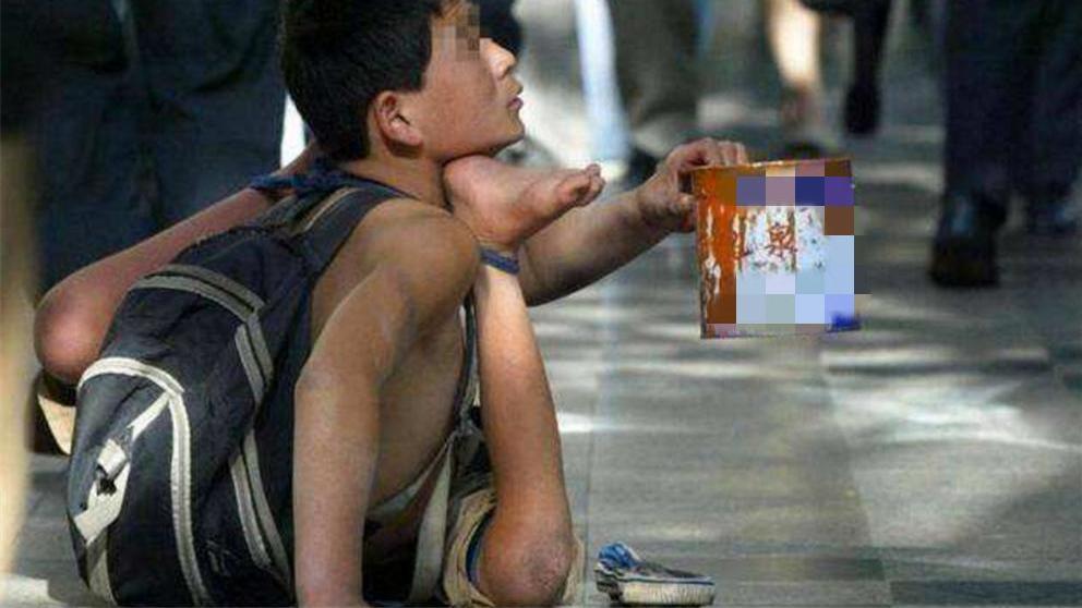 蜗牛研究僧|人贩子4000块卖了我，我500块卖了人贩子