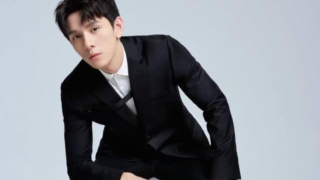 无忧浅谈 人红是非多，“口红一哥”李佳琦人品遭质疑，校方站出来这样回应
