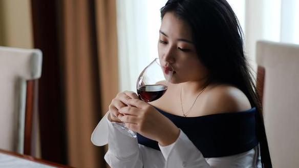 自知冷暖 这3种夫妻，要么已经出轨了，要么在出轨的路上，散伙是迟早的事！