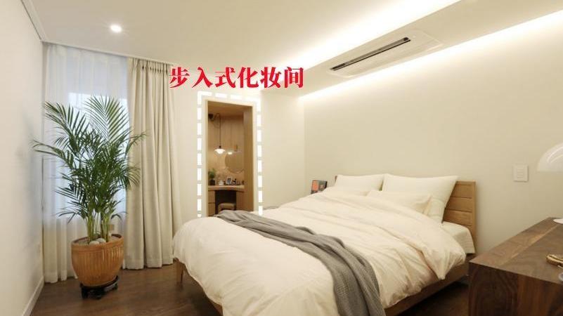 将卧室化妆间设计成步入式，哪怕只有1㎡不到，照样功能性齐全！