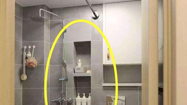 卫生间太小，置物架放不下，看看别人家，东西都上墙了，真赞！