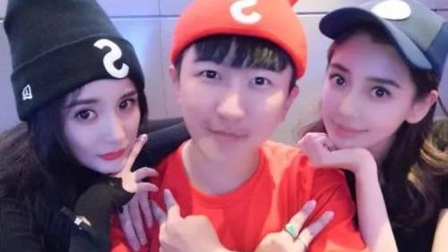 张大大|张大大背景这么强，难怪baby杨幂愿意和他做闺蜜，尔冬升也献殷勤