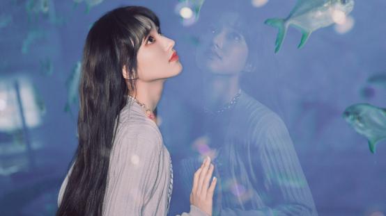 程潇|程潇新剧被提上日程，将职场造型拿捏住了，眼神杀和西服杀来袭