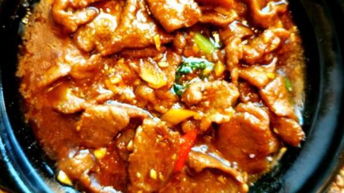 松江|分享一款沙茶风味的鲜蔬牛肉煲，肉嫩味美，荤素搭配，吃了都说好