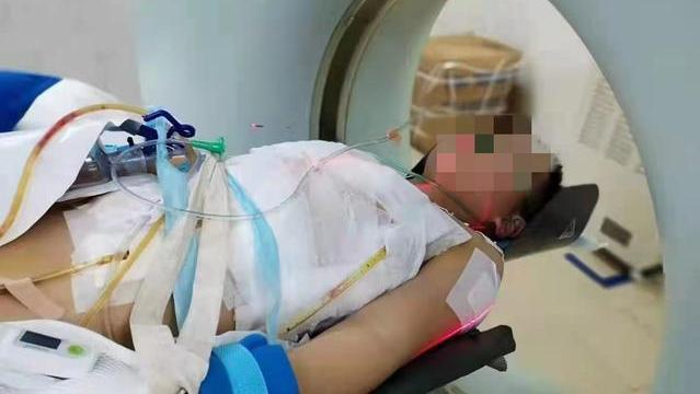 小小法律人 湖南村医9岁儿子遭患者捅50多刀，穷凶恶极！